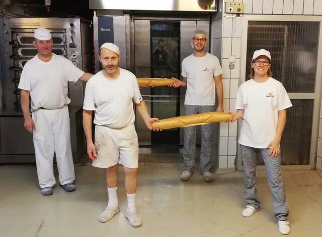 Das Team der Bäckerei Mitterbauer mit Simon Mitterbauer (hinten rechts).