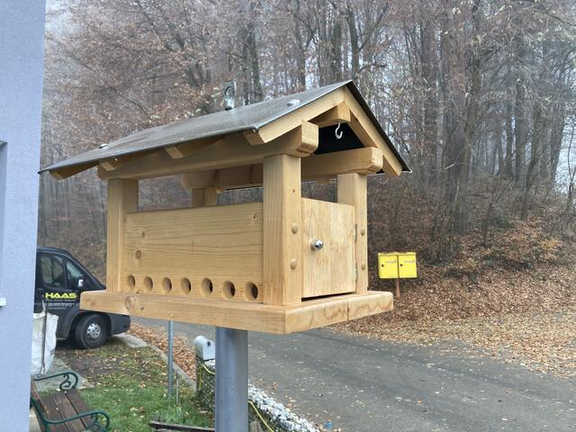 Das neue Top-Vogelhäuschen von Familie Schmid August in der Höhenstraße von Mellach