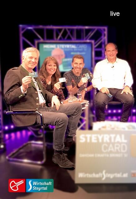 Wirtschaft Steyrtal-Obmann Karl Schwarz, Moderator Thomas Sternecker, TV-Profis Iris & Gerald Egelseer im YouSee TV-Studio