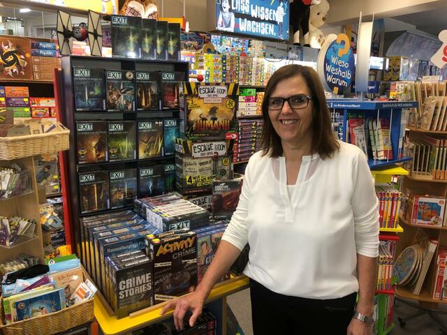 Andrea Lothring berät Kunden telefonisch.  | Foto: Lothring