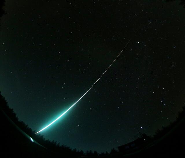 Aufnahme des Meteors von einer der tschechischen Stationen im Gebiet der Wetterstation Churáňov in der Nähe des bayerischen Waldes.