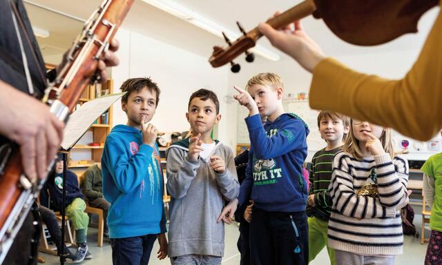 Die Musiker des Kammerorchesters "Camerata Salzburg" wenden sich nicht nur an die geschulten Ohren langjähriger Konzertbesucher, sondern möchten auch Schulkinder erreichen und ihnen Freude und Interesse an klassischer Musik vermitteln.  | Foto: Erika Mayer