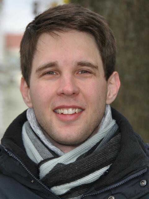 Markus, 27, Betriebswirtschaft: "Im Frühjahr war der plötzliche Umstieg auf Online etwas chaotisch. Für mich persönlich macht es aber keinen großen Unterschied, weil mir nicht mehr viel im Studium fehlt. Ich neige bloß dazu, mir die Vorlesungen sehr zeitverzögert anzuschauen. Liegt wohl am Charakter, aber mich lässt das etwas träge werden." | Foto: KK