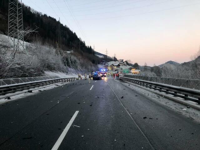 Kurz nach der Raststätte Posauner ereignete sich der Unfall auf der B 311.