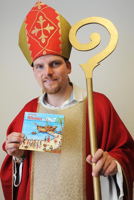 Der Nikolaus würde das Buch vom Familienverband bestellen ...
