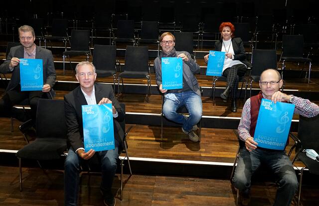 Präsentierten das Programm vom Orchester-Abo 2021 in Weiz. Am Foto v.l. Josef Bratl, Johann König, Erwin Eggenreich, Angela Kahr und Oswin Donnerer | Foto: Stadtkommunikation Weiz