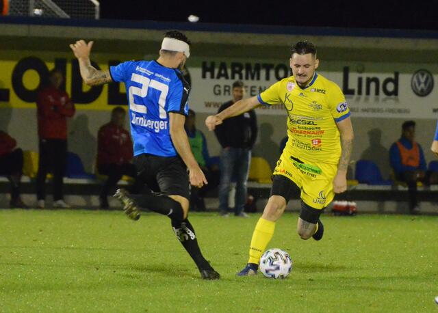 Martin Krienzer (re) entwickelt beim SV Licht Loidl Lafnitz zum Goalgetter