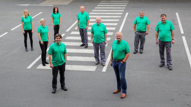 Das AWV-Team mit Wolfgang Haiden (vorne, l.) und Sarah Nell (hinten, l.) weiß, wie es geht.