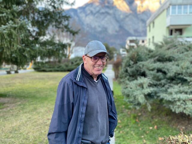 Servus und machs gut! Vielleicht sehen wir uns einmal wieder - da - wie dort.  | Foto: Herbert Waltl