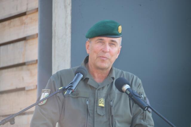 Oberst Manfred Hofer koordiniert die Massentests in der Region.