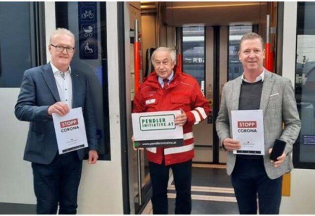 FCG-Landesvorsitzender KR Franz Gosch (li), RK-Präsident Univ.-Prof. DDr. Gerald Schöpfer (mi) und gf. FCG-Landesvorsitzender KR Ing. Peter Amreich (re) bei der Vorstellung der „Stopp-Corona-App“ für Pendler in Graz. | Foto: FCG-Stmk.