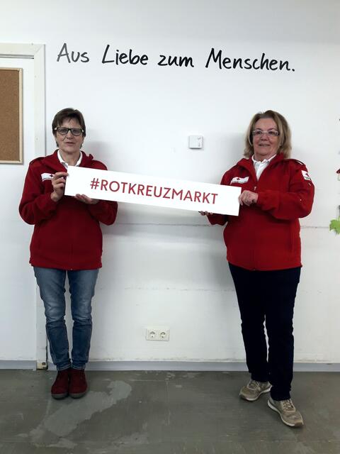 Mitarbeiterinnen Helga Koenings und Claudia Stockinger