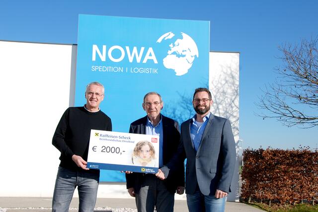 Norbert Forstinger, Walter Klein, Florian Klein (v.l.), Inhaber und Geschäftsführer der Spedition Nowa.  | Foto: Steiner-Watzinger