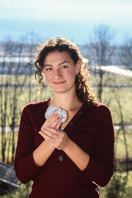 Katharina Staffner aus St. Johann i.T. ist eine der neun ausgezeichneten Schülerinnen der HBLW Saalfelden Foto: HBLW Saalfelden