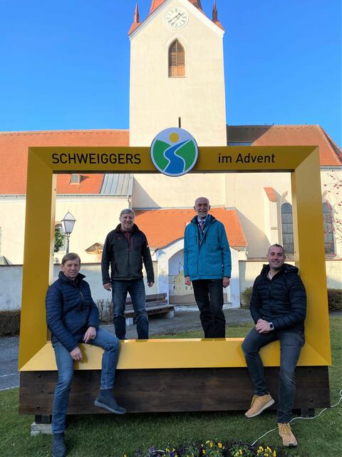 Franz Blauensteiner, Vizebürgermeister Günther Prinz, Bürgermeister Josef Schaden und Daniel Hölzl (v.l.n.r.).