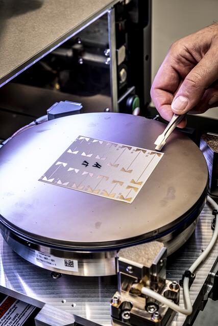 Die Forschungsarbeit im neuen Christian-Doppler-Labor der TU Graz wird von AT&amp;S unterstützt.  | Foto: Lunghammer - TU Graz