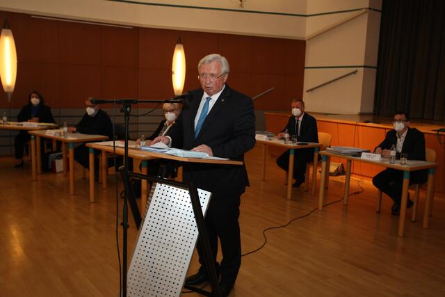 Bürgermeister Herbert Osterbauer am Wort.