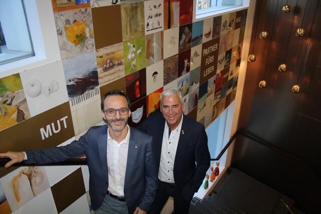 Das Raika-Vorstandsduo: Mario Thurner und Josef Chodakowsky.
| Foto: Elisabeth Zangerl