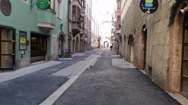 Keine Sitzmöglichkeiten in der Altstadt.
