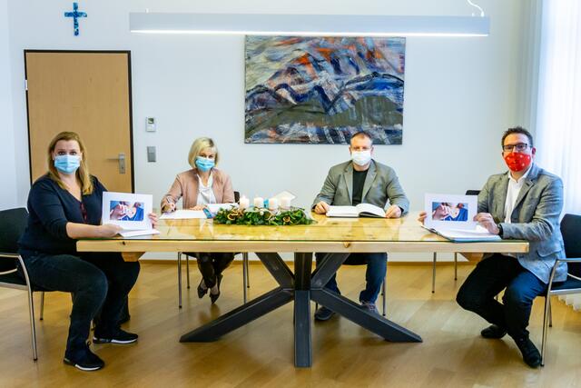 Stadträtin Beate Hochstrasser, Stadtamtsdirektorin Beatrix Lehner, Vzbgm. Dominic Hörlezeder, Bgm. Christian Haberhauer.