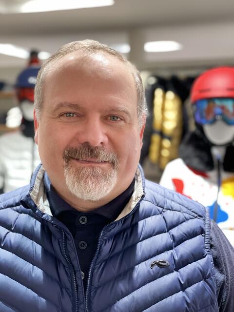 Martin Jennewein: "Die Mitarbeiter geben unseren Geschäften ein Gesicht, an das sich die Kunden jederzeit wenden können. Wir würden uns sehr freuen, wenn das auch mit Loyalität belohnt wird."