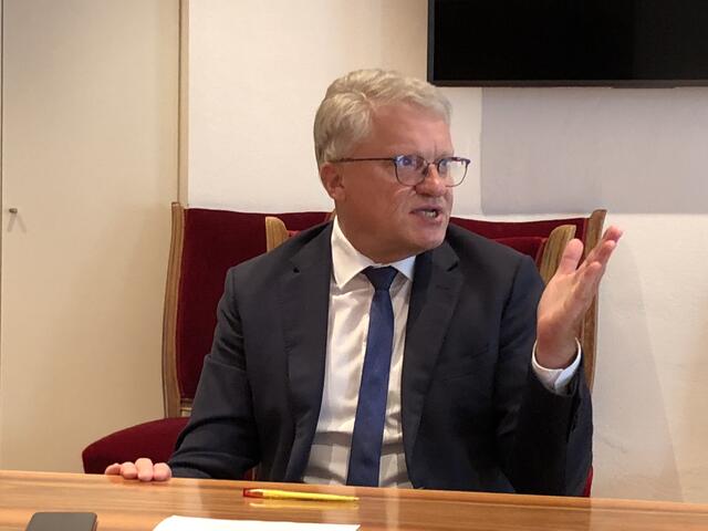 Bürgermeister Luger und seine Regierungskollegen wollen die "wirtschaftliche Abwärtsspirale" stoppen.