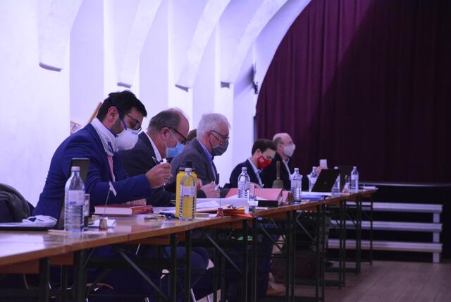 Finanzstadtrat Florian Steinwendtner, Stadtamtsdirektor Leopold Ott, Bürgermeister Franz Wohlmutz, Josef Fischer (SPÖ) und Alois Heiss (Liste Heiss) bei der Gemeinderatswahl am 1. Dezember im Lengenbachersaal Neulengbach | Foto: Karin Kerzner