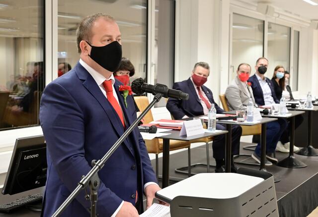 Bezirksvorsteher Alexander Nikolai bei seiner Antrittsrede.