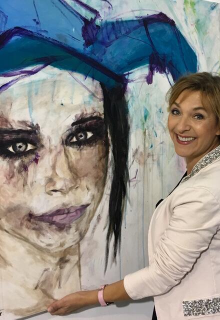 Die Künstlerin Isabella Paier aus Hörzendorf. | Foto: Privat