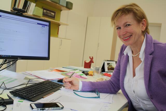 Direktorin Brigitta Krimbacher erstellte mit ihrem Team ein Online-Konzept. | Foto: BG/BORG St. Johann