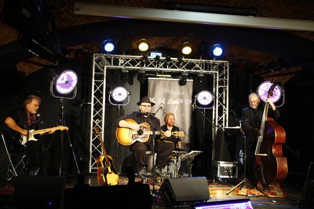 Robert Knapp und Band waren die ersten Gäste beim YouTube Konzert. | Foto: Hofmüller (15x)