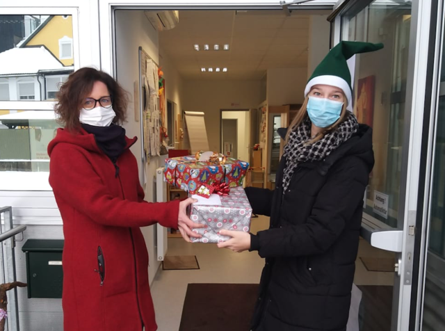 Nicole Pfandner (li.) von der Lebenshilfe und Marlene Büchler vom Wichtel Challenge-Team im Bezirk Deutschlandsberg freuen sich über die Initiative.  | Foto: Wichtelchallenge