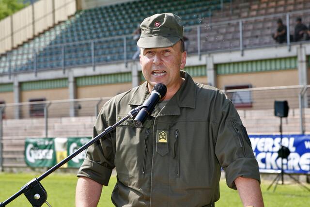 Oberst Manfred Hofer koordiniert die Massentests in der Region.