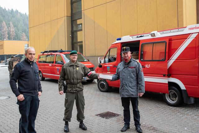 Elmar Rizzoli, Leiter Einsatzstab CORONA des Landes Tirol, Militärkommandant Ingo Gstrein und Landes-Feuerwehrkommandant Peter Hölzl | Foto: LFV/Wegscheider