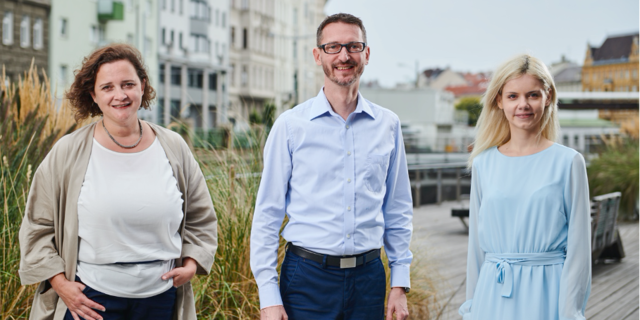 Johanna Adlaoui Mayerl, Markus Österreicher und Lisa Maria Goger sitzen für Neos im Bezirksparlament Margareten. | Foto: Neos Margareten