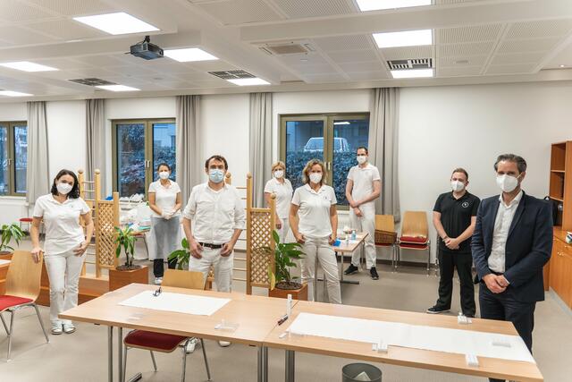 Geschäftsführer Andreas Leitner (r.) mit dem Ärzte- &amp; Therapeutenteam vom Reduce | Foto: Reduce Gesundheitsresort