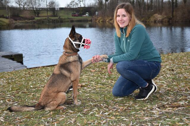 Julia Köck, Grein, mit ihrem Vierbeiner Hanni. | Foto: Robert Zinterhof