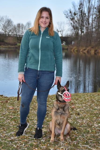 Julia Köck, Grein, mit ihrem Vierbeiner Hanni. | Foto: Robert Zinterhof