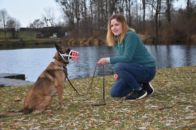 Julia Köck, Grein, mit ihrem Vierbeiner Hanni. | Foto: Robert Zinterhof