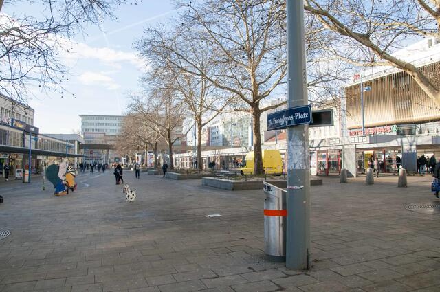 Beim Franz-Jonas-Platz fand der Bücherflohmarkt statt. 13.600 Euro wurden gesammelt und an sieben Projekte gespendet.