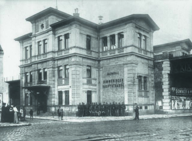 Haltestellengebäude des Ostbahn mit Brückenwache (Simmeringer Hauptstraße/ Fuhrygasse), 1915. | Foto: Bezirksmuseum Simmering