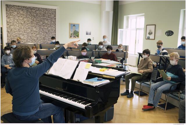 Auf dem Lehrplan dreht sich (fast) alles um Musik und Singen. Ganz nach dem Motto: "Die Wiener Sängerknaben geben Kindern ihre Stimme".