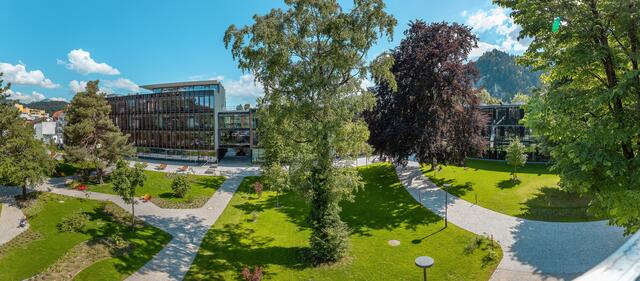 Die Fachhochschule Kufstein Tirol ist ein begehrter Studienort und bildet Fachkräfte aus, die weltweit gefragt sind. | Foto: FH Kufstein 