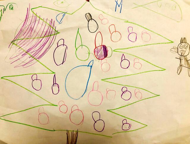 Zusätzlich hat Marlene mit ihrer kleinen Schwester Isabella (2 Jahre alt) diesen Weihnachtsbaum gemalt.