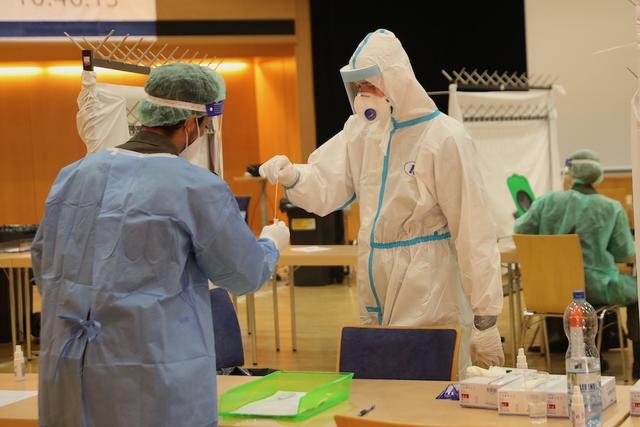 In diversen Gemeinden in Kärnten sind die Corona-Massentests am Wochenende abgesagt. | Foto: RMA