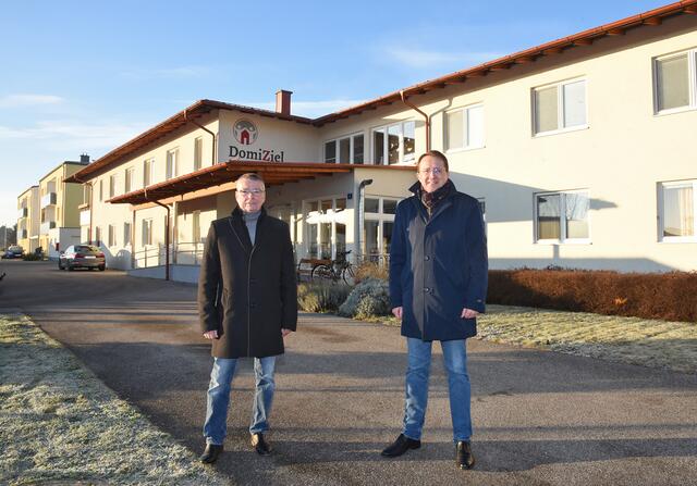 Sozialstadtrat Dietmar Fenz freut sich über die Unterstützung seines Herzensprojektes „DomiZiel“ durch Bürgermeister Matthias Stadler.