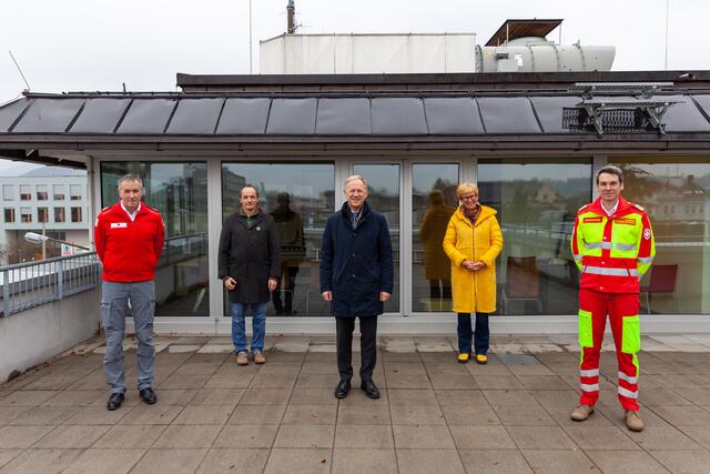Große Unterstützung bei Massentestung:  v.l.: Anton Holzer, Richard Barta, Wolfgang Sperl, Kornelia Seiwald und Martin Gaisberger. | Foto: Rotes Kreuz Salzburg