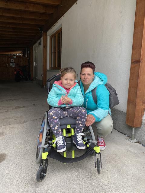 Zurück von der Reha: Marie und Lisa Zettwitz freuen sich, nach arbeitsreichen Wochen wieder in Ebensee zu sein.