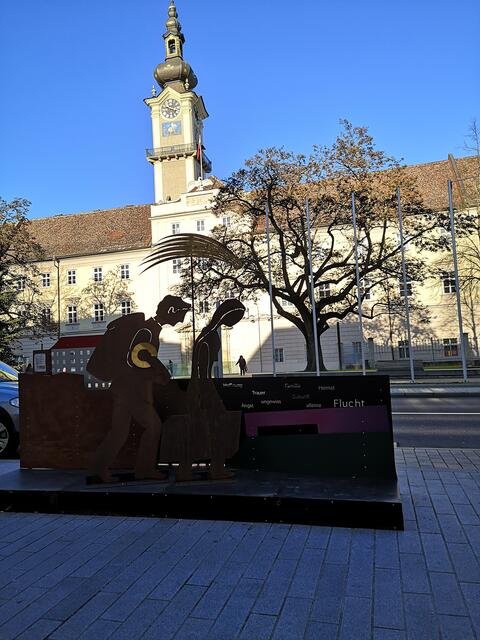 Dies Stahlkrippe "Fluch" wurde von Jugendlichen der Produktionsschule gestaltet. | Foto: Linz Tourismus