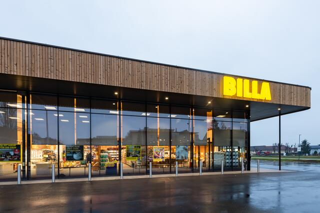 Außenansicht der neuen Billa Filiale Hörsching. | Foto: Stefan Zamisch/BILLA MERKUR Österreich